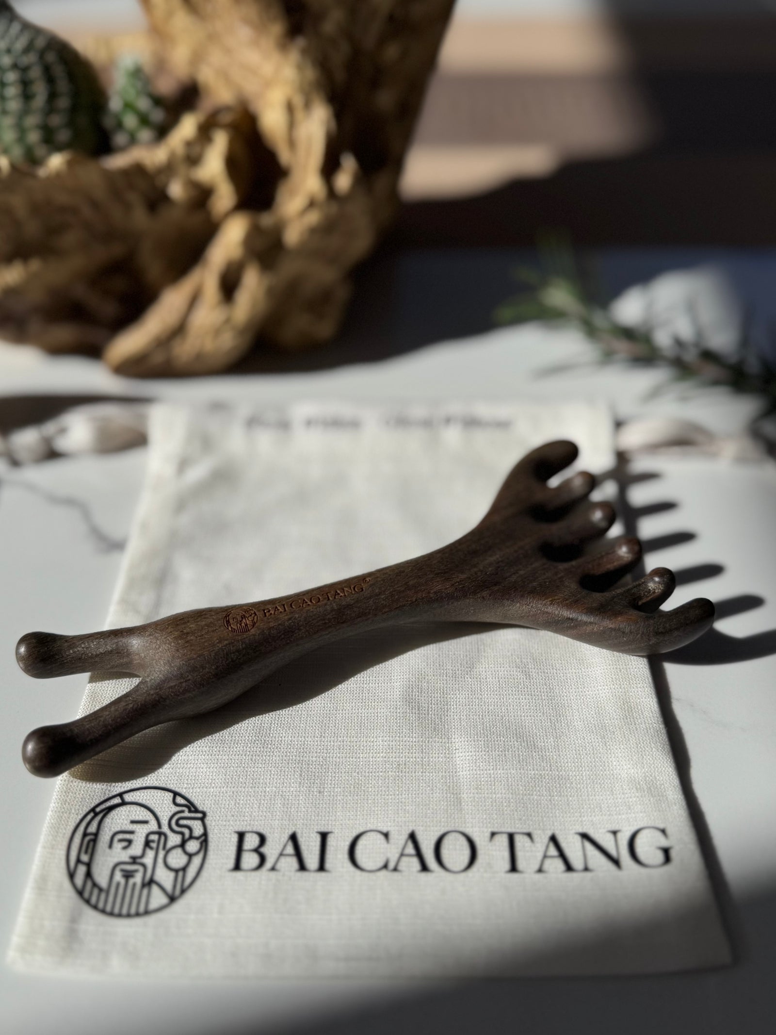 Sandalwood Antler Dual-End Face & Scalp Massager Tool