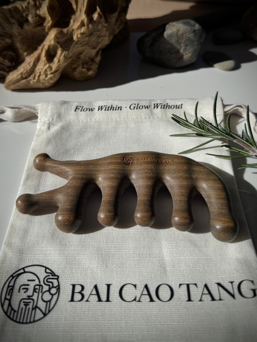 7-Tooth Sandalwood Body & Face Massage Gua Sha Comb