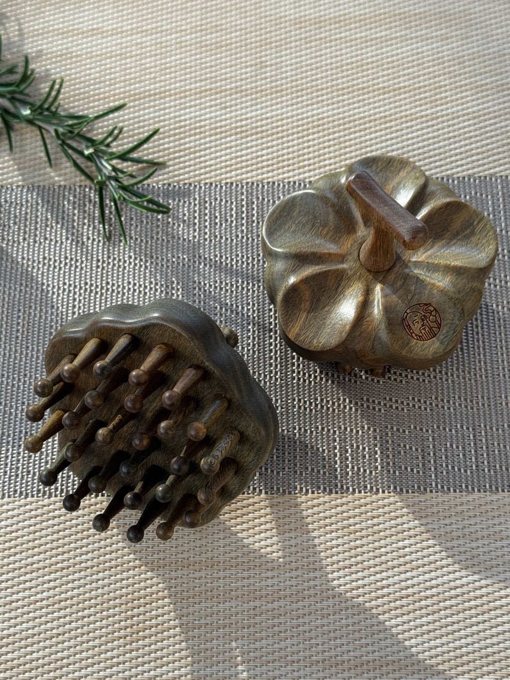 28-Tooth Sandalwood Petal Scalp Massage Comb