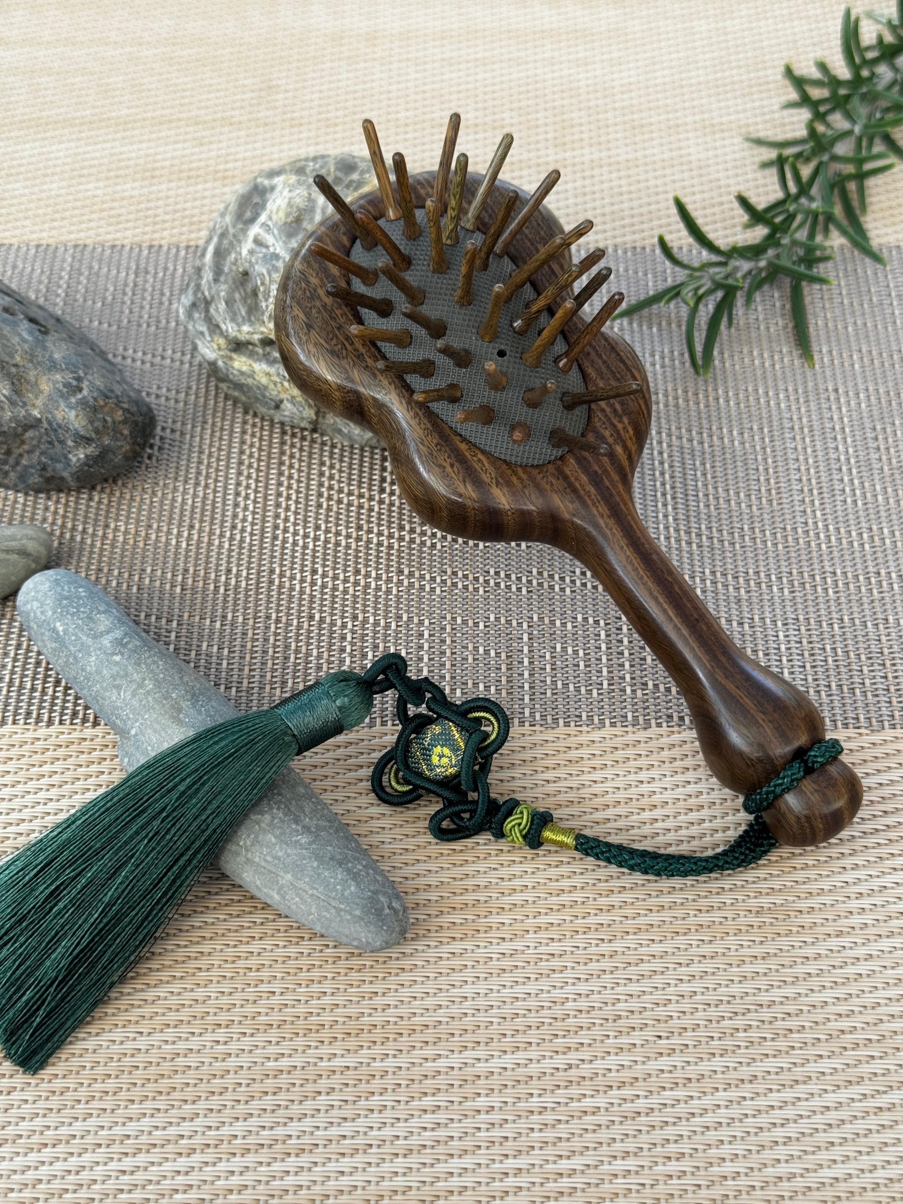 Portable Sandalwood Cushion Scalp Brush