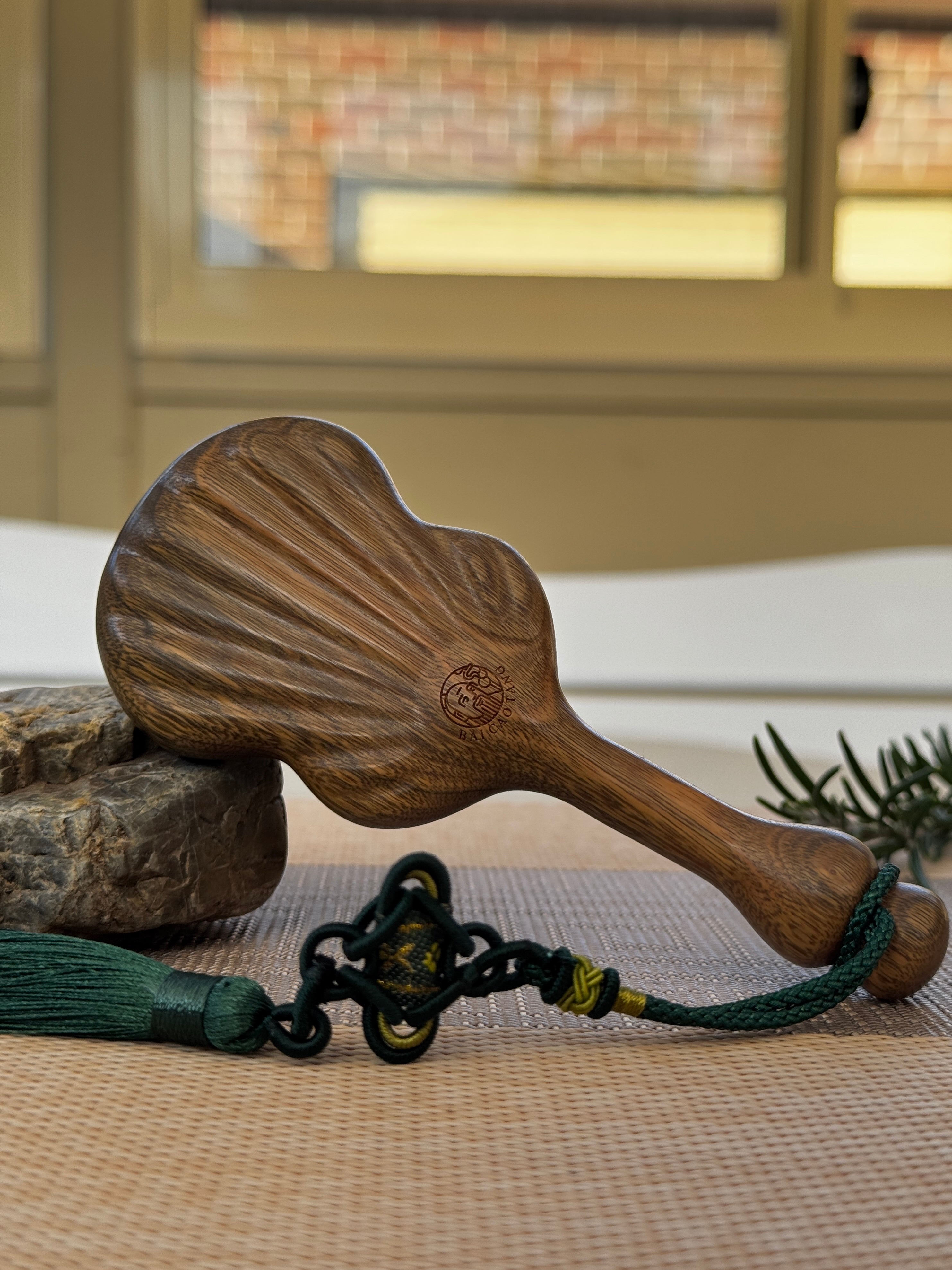 Portable Sandalwood Cushion Scalp Brush