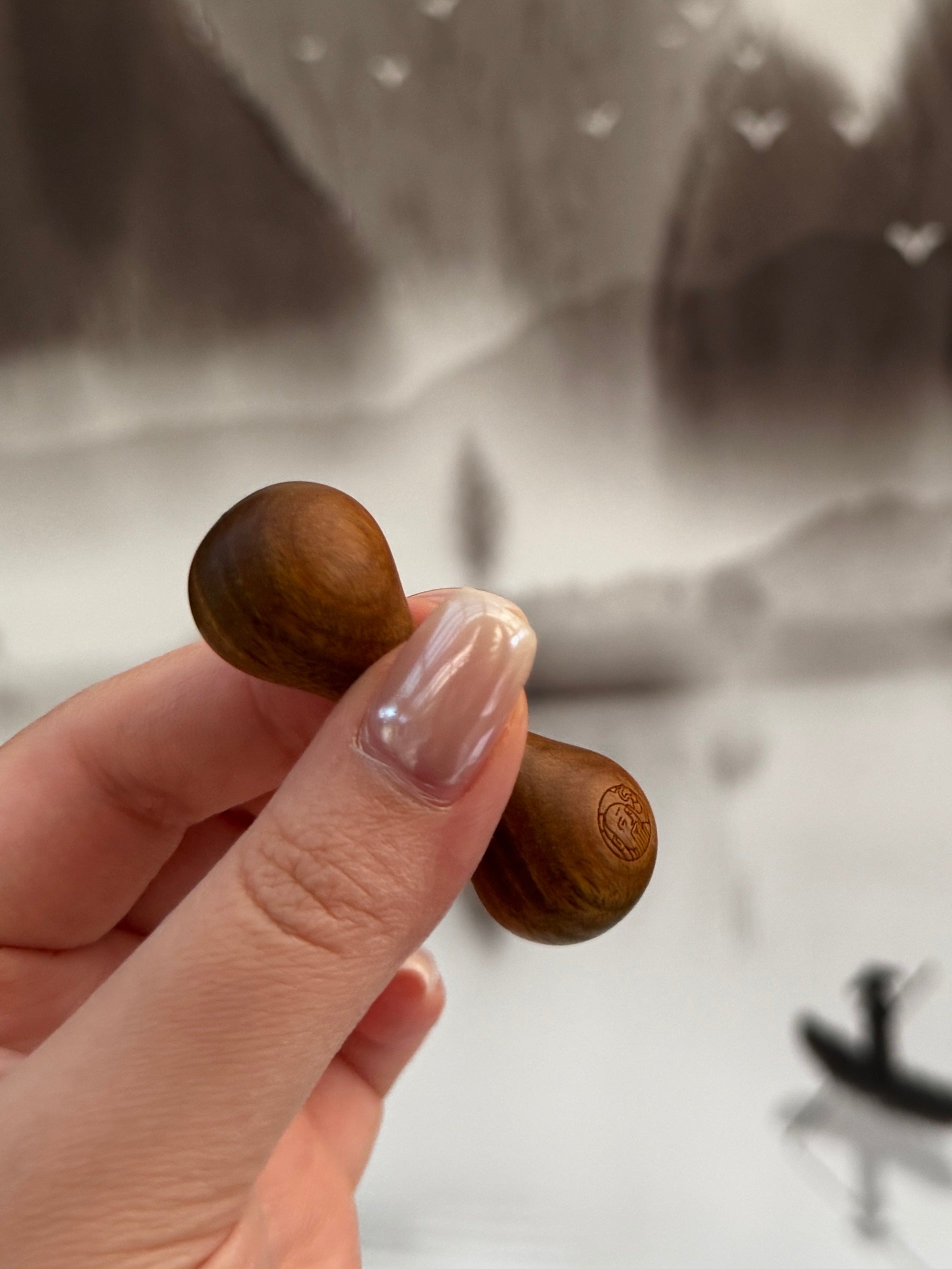 Sandalwood Fingertip Wellness & Recovery Roller